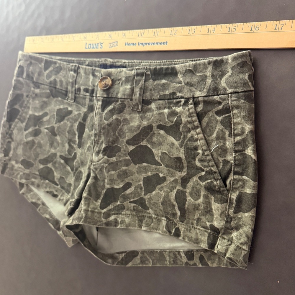 American Eagle Camo Shorts Size 6 Stretch Low Rise Y2K Mini Shorts - Picture 4 of 8